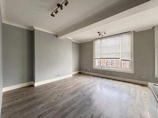 Rush Court, Bedford, Bedfordshire MK40, 1 bed flat to rent, £950 pcm | PrimeLocation