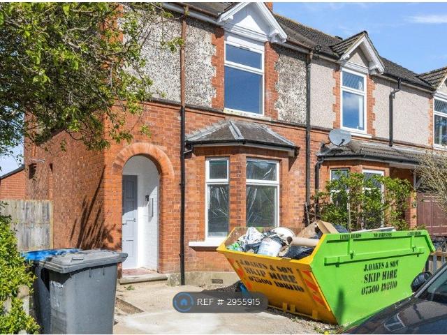 Rusham Road, Egham TW20, Studio to rent, £895 pcm | PrimeLocation