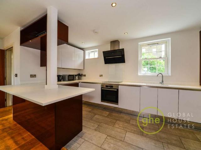 Rushgrove Mews, Woolwich, London 3 bed house to rent £2,995 pcm £691 pw