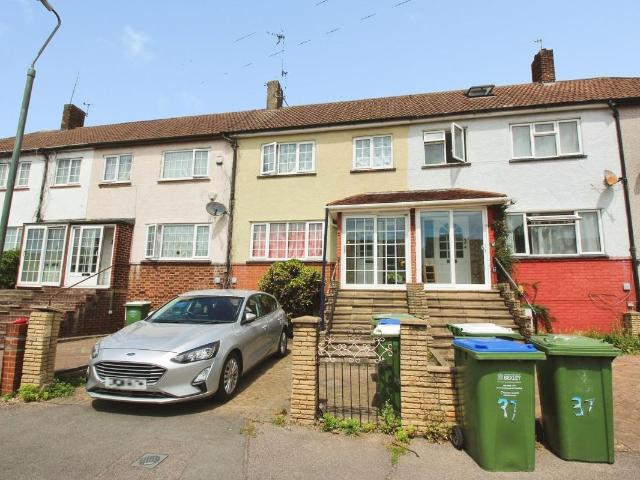 Rushdene, Abbey Wood, London SE2, 3 bed terraced house to rent, £2,000 pcm | PrimeLocation