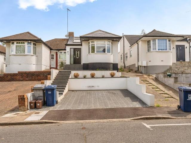 Rushdene Avenue, Barnet EN4, 4 bed bungalow to rent, £3,500 pcm | PrimeLocation