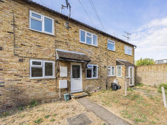 Rushes Mead, Uxbridge UB8 1 bed terraced house to rent £1,400 pcm £323 pw