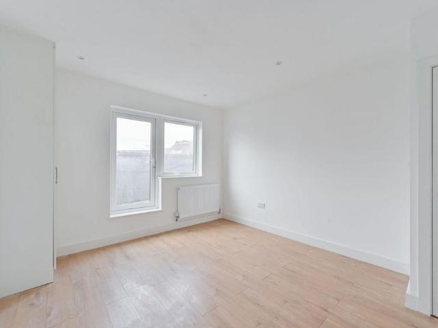 Rushey Green, Catford, London, SE6 1 bed flat to rent £1,575 pcm £363 pw