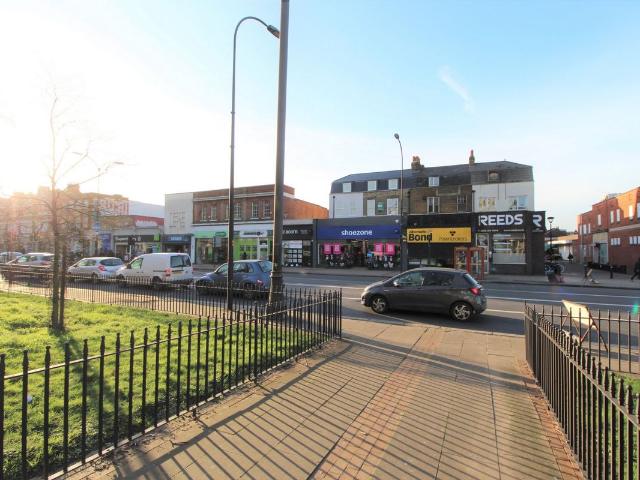 Rushey Green, Catford SE6, 2 bed flat to rent, £2,300 pcm | PrimeLocation