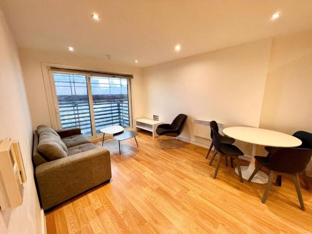 Rusholme Place, Devell House, M14 2 bed apartment to rent £1,325 pcm £306 pw