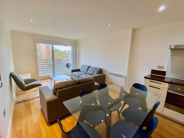 Rusholme Place, Devell House, M14 3 bed apartment to rent £1,750 pcm £404 pw