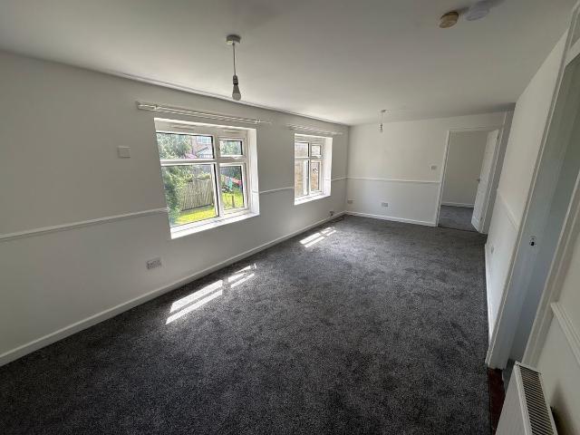 Rushy Piece, Birmingham B32, 2 bed flat to rent, £900 pcm | PrimeLocation