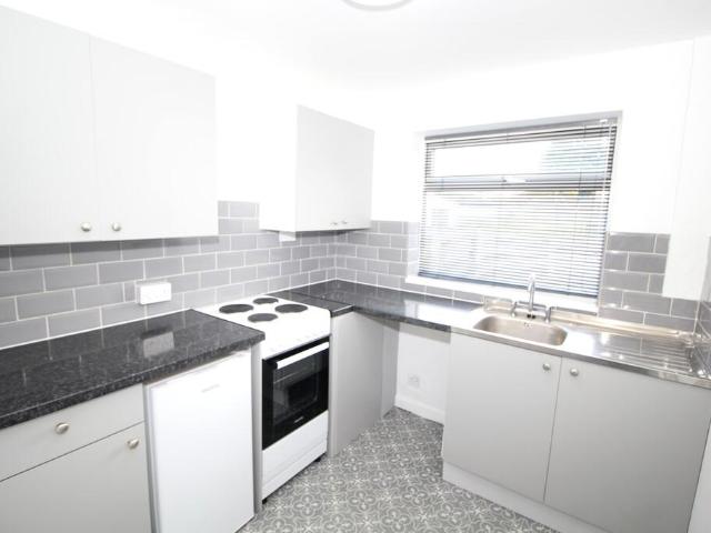 Ruskin Court, Wrenthorpe 1 bed apartment to rent £750 pcm £173 pw