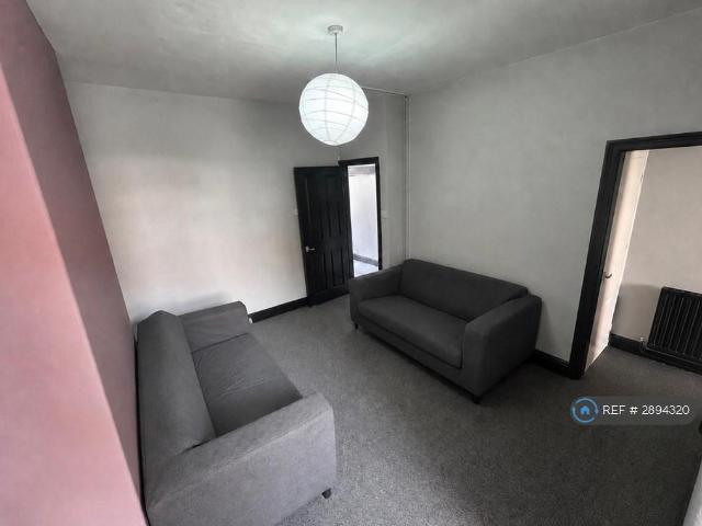 Ruskin Avenue, Manchester, M14 4 bed terraced house to rent £1,898 pcm £438 pw