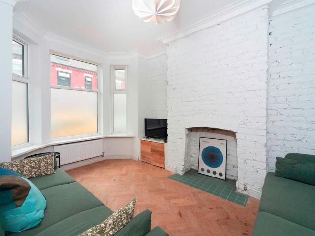 Ruskin Avenue, Manchester M14 6 bed house to rent £3,588 pcm £828 pw