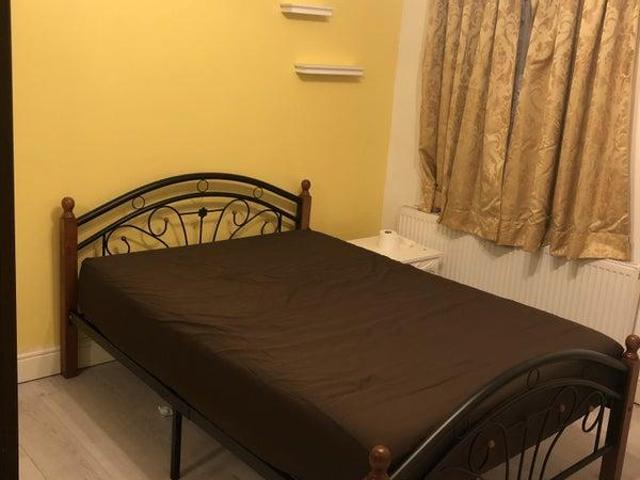 Ruskin Avenue, London E12 1 bed in a house share to rent £2,600 pcm £600 pw