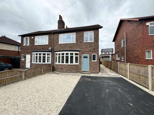 Ruskin Avenue, Wakefield, West. 3 bed semi detached house to rent £1,300 pcm £300 pw
