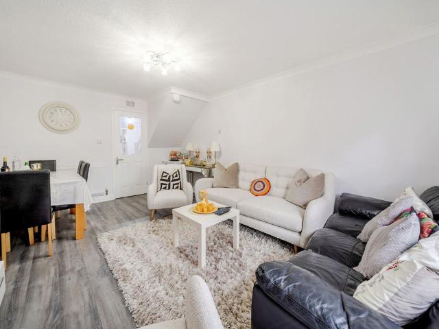 Ruskin Way, London SW19, 2 bed terraced house to rent, £2,000 pcm | PrimeLocation