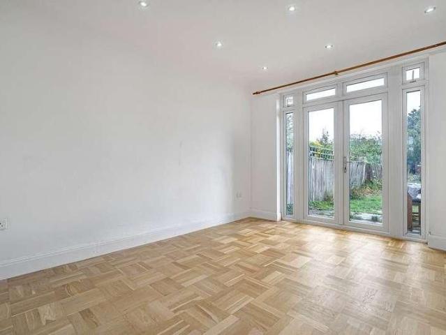 Rusland Park Road, Harrow, HA1