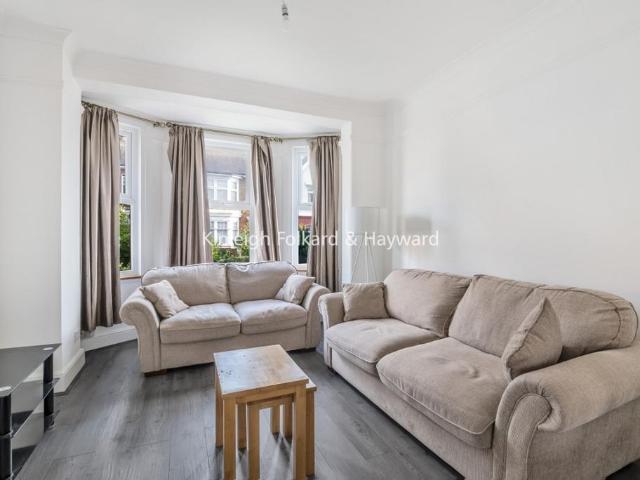 Russell Avenue, London, N22 3 bed house to rent £2,600 pcm £600 pw
