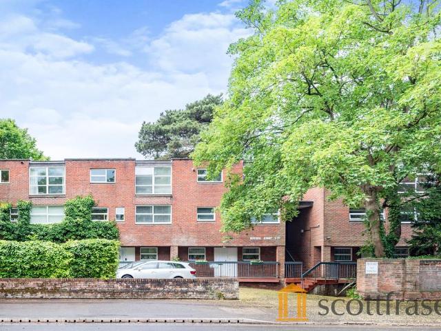 Russell Court, Oxford, OX2 2 bed flat to rent £1,650 pcm £381 pw