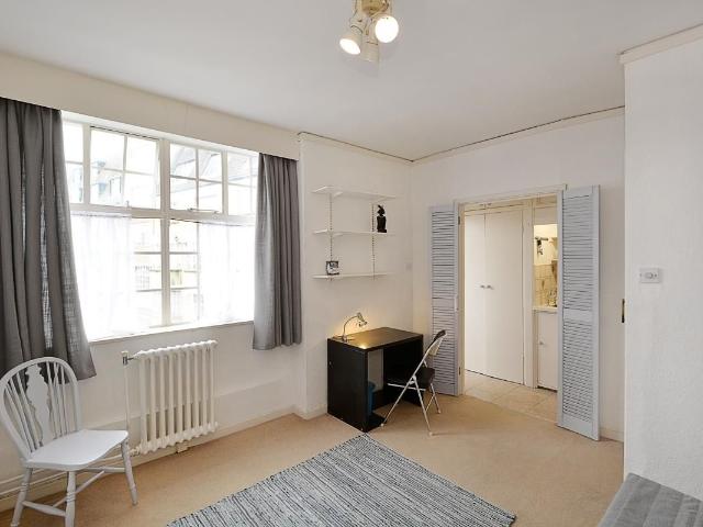 Russell Court, Bloomsbury WC1H, Studio to rent, £1,950 pcm | PrimeLocation