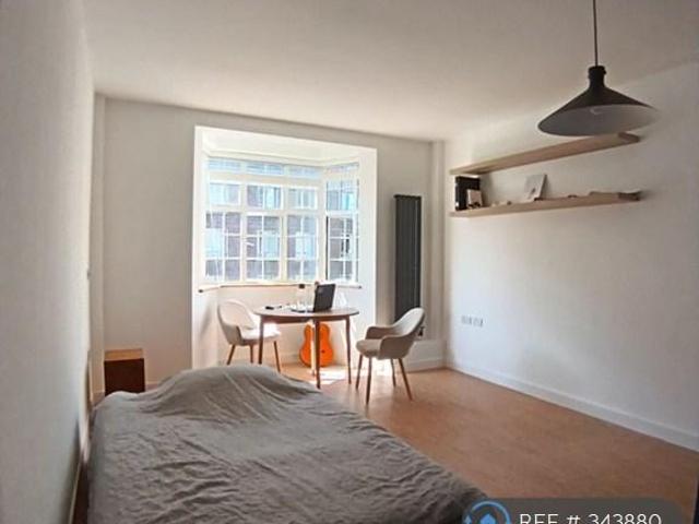Russell Court, London, WC1H Studio to rent £2,450 pcm £565 pw