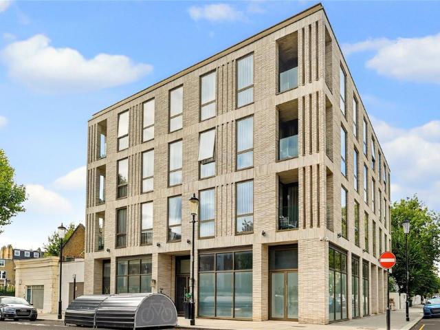 Russell Gardens, London, W14 4 bed apartment to rent £9,533 pcm £2,200 pw