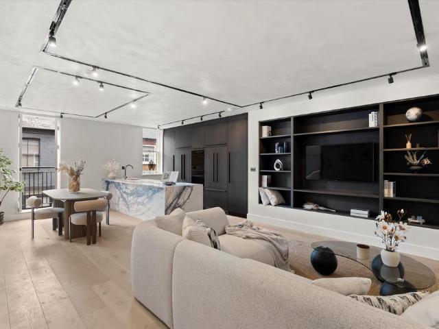 Russell Gardens Mews, London W14 3 bed terraced house to rent £15,167 pcm £3,500 pw