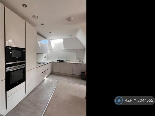 Russell Hill, Purley, CR8 2 bed flat to rent £2,000 pcm £462 pw