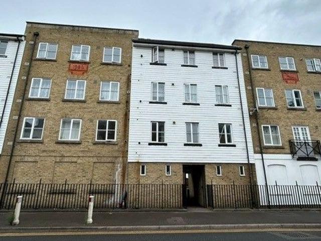 Russell Quay, Gravesend DA11, 2 bed flat to rent, £1,250 pcm | PrimeLocation