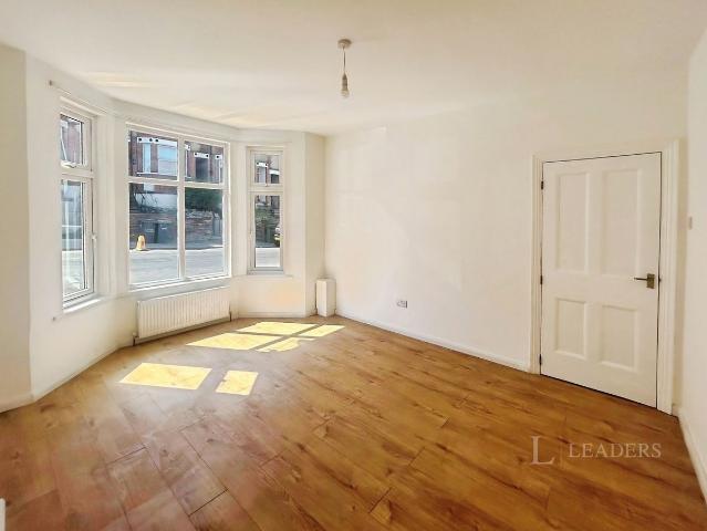 Russell Rise, Luton, Bedfordshire LU1, 3 bed property to rent, £1,550 pcm | PrimeLocation