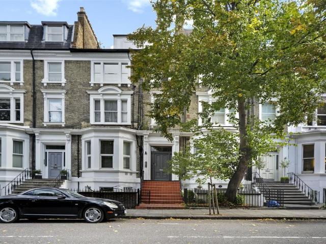 Russell Road, London W14 Studio to rent £1,387 pcm £320 pw