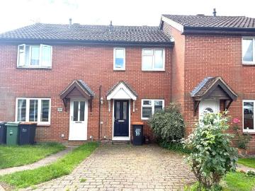 Russell Road, Toddington LU5, 2 bed terraced house to rent, £1,250 pcm | PrimeLocation