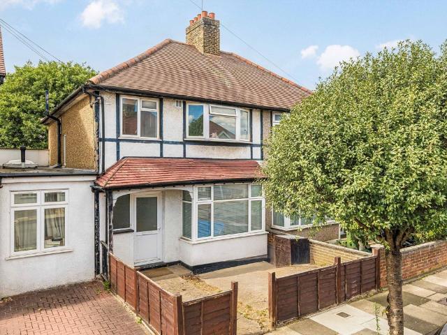 Russell Road, Twickenham TW2, 3 bed property to rent, £2,900 pcm | PrimeLocation