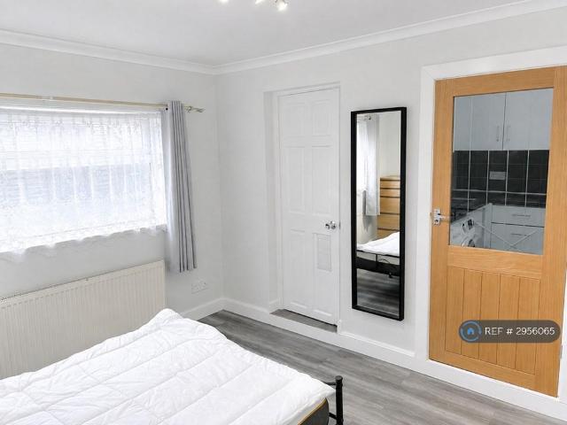 Russell St, Reading, RG1 Studio to rent £980 pcm £226 pw