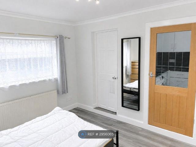 Russell St, Reading RG1, Studio to rent, £980 pcm | PrimeLocation