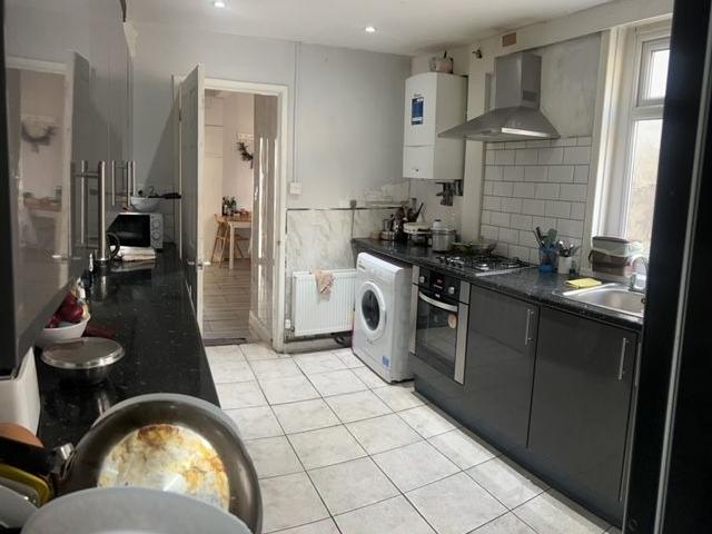 Russell Street, Cardiff CF24, 5 bed terraced house to rent, £2,250 pcm | PrimeLocation