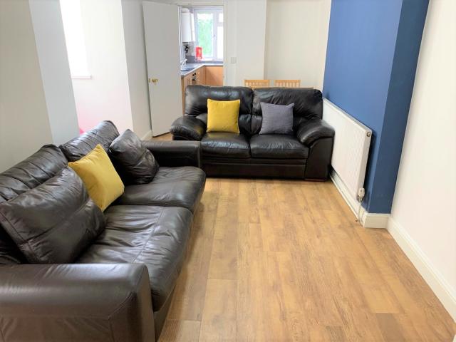Russell Street, City Centre, Swansea SA1 4HR StudentDigz Ltd