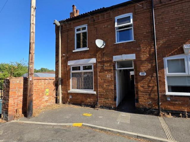 Russell Street, Lincoln LN5 3 bed end of terrace house to rent £900 pcm £208 pw