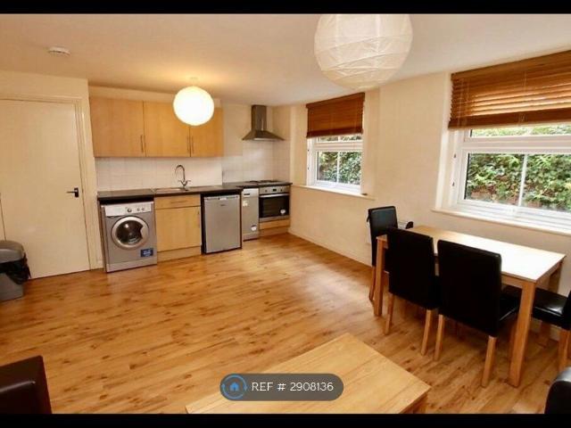 Russell Street, Reading RG1, 1 bed flat to rent, £1,045 pcm | PrimeLocation