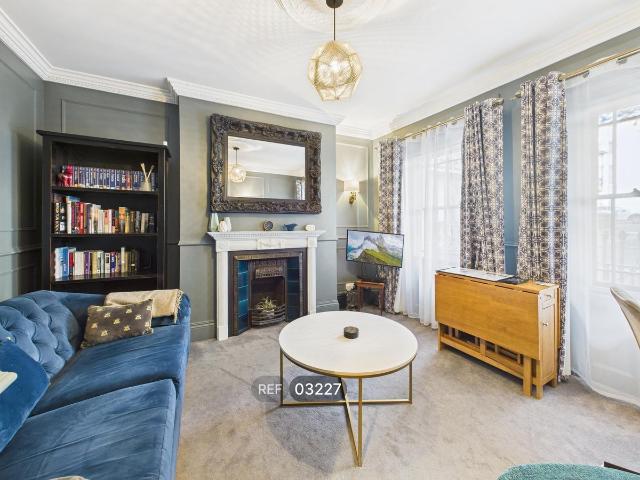 Russell Square, Brighton BN1, 1 bed flat to rent, £1,550 pcm | PrimeLocation