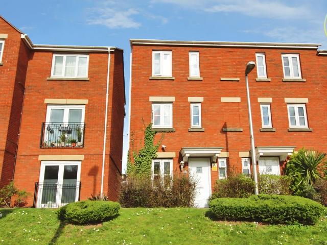 Russell Walk, Exeter EX2, 4 bed end terrace house to rent, £1,700 pcm | PrimeLocation