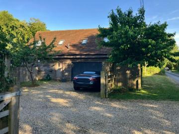 Russells Water, Oxfordshire, RG9 2 bed cottage to rent £1,895 pcm £437 pw