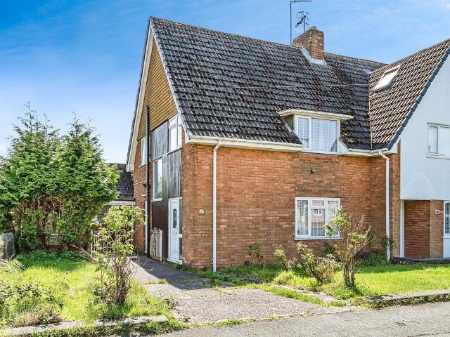 Russells Hall Road, Dudley 4 bed semi detached house to rent £1,400 pcm £323 pw