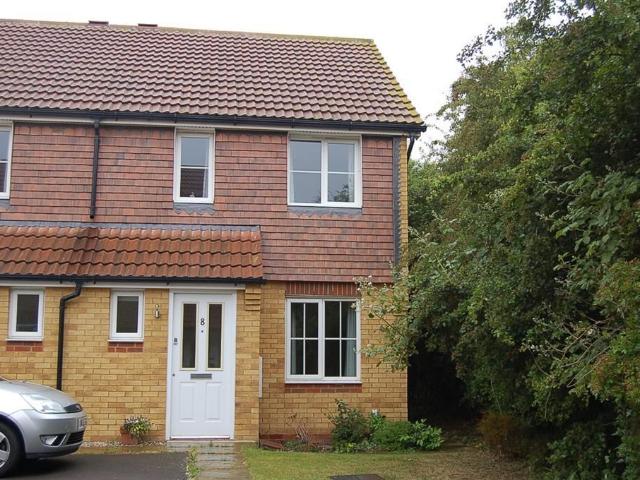 Russet Close, Canterbury CT3, 2 bed terraced house to rent, £1,250 pcm | PrimeLocation