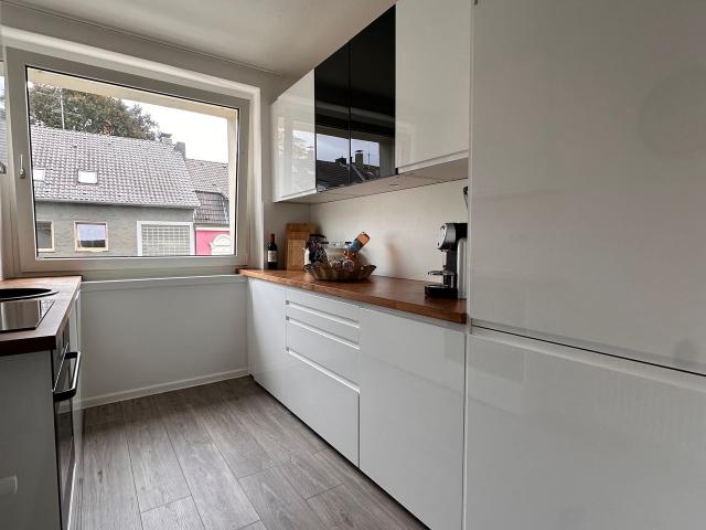 Rüttenscheid Design Apartment with Balcony Office, Essen Amsterdam Apartments for Rent
