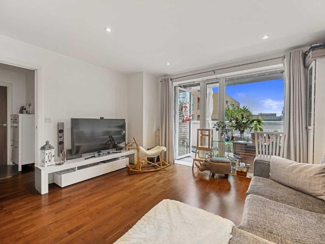 Rutherford House, Battersea Park Road SW11, 2 bed flat to rent, £2,650 pcm | PrimeLocation