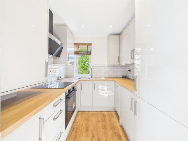 Rutherford House, Teddington TW11, 1 bed flat to rent, £1,650 pcm | PrimeLocation