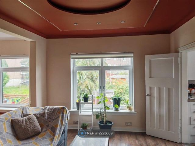 Rutherglen, Glasgow G73, 2 bed flat to rent, £1,050 pcm | PrimeLocation