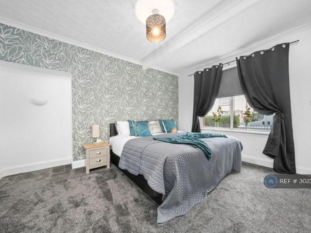 Rutherglen, Rutherglen, G73 3 bed flat to rent £3,000 pcm £692 pw