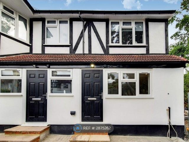 Rutland Drive, Morden SM4, 1 bed maisonette to rent, £1,500 pcm | PrimeLocation