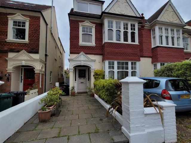 Rutland Gardens, Hove BN3, 2 bed flat to rent, £1,450 pcm | PrimeLocation