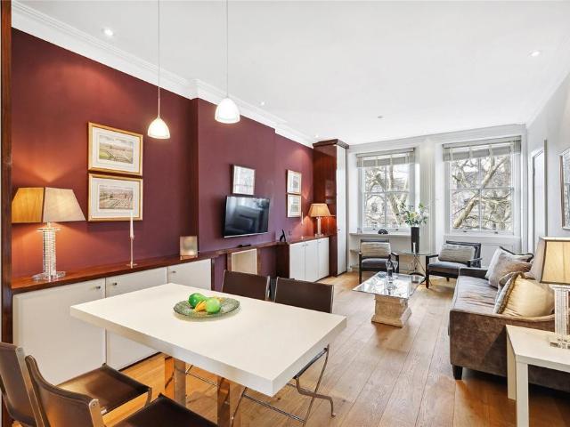 Rutland Gate, Knightsbridge, London, SW7 2 bed apartment to rent £4,312 pcm £995 pw