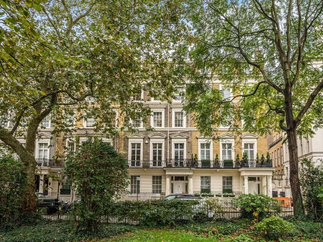 Rutland Gate, Knightsbridge, London SW7, 3 bed flat to rent, £6,000 pcm | PrimeLocation